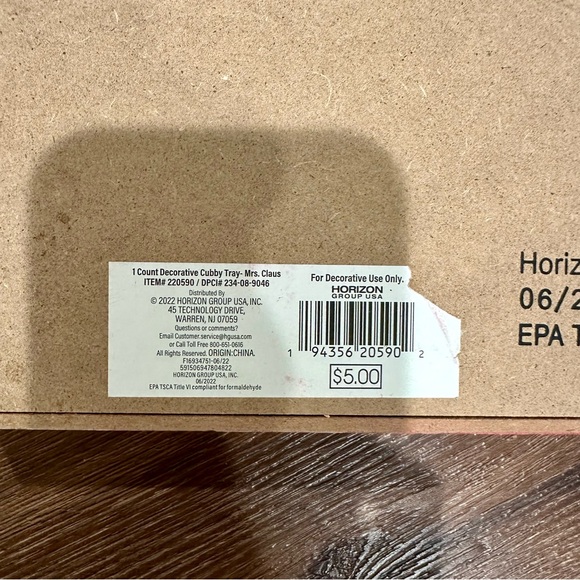 Target Mrs Claus Christmas crate x 2 - Picture 2 of 2